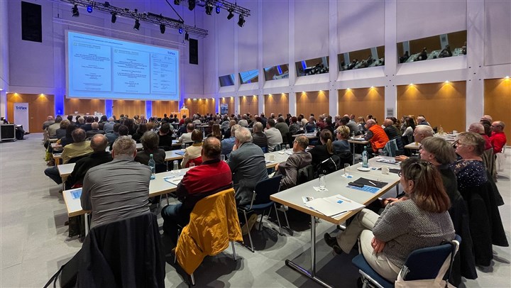 Triflex Symposien 2026: Neue Regelwerke im Hochbau – Praxisnah erklärt